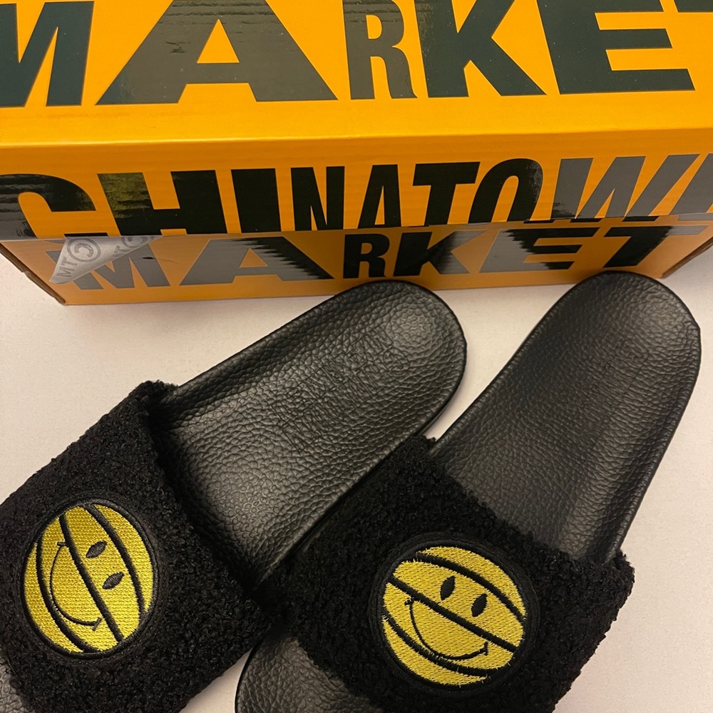 Chinatown market slides